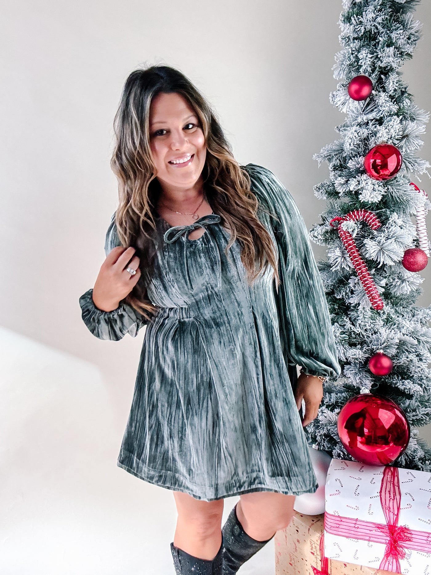 Cue The Cocktails Velvet Dress In Moss Green Pink Willow Boutique Cue The Cocktails Velvet Dress In Moss Green Pink Willow Boutique
